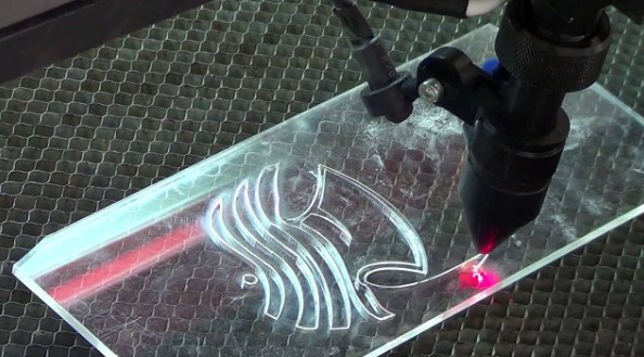 Gia công cắt laser mica